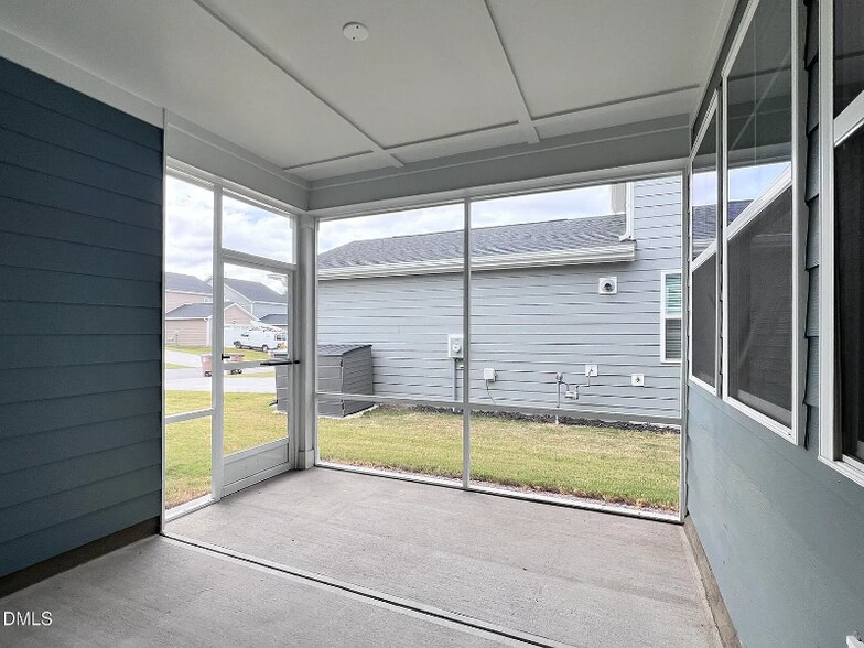 Building Photo - 413 Canyon Spring Trl