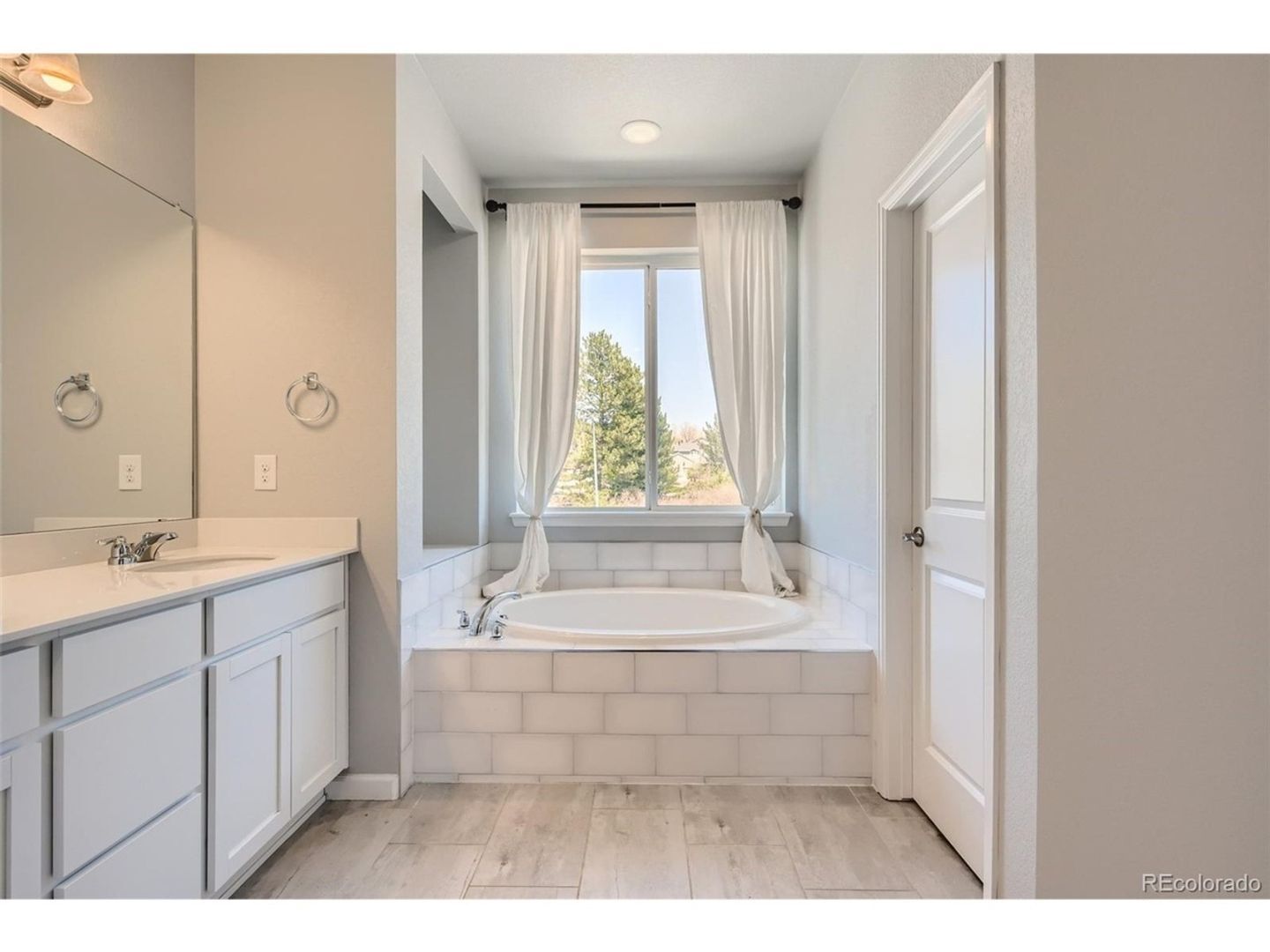 Building Photo - 14762 E Belleview Ave