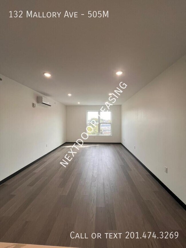 Building Photo - 132 Mallory Ave