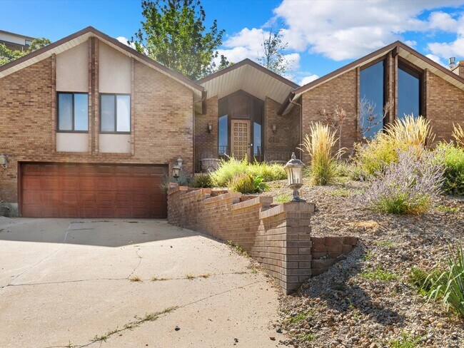 Building Photo - 412 E Canyon Estates Cir
