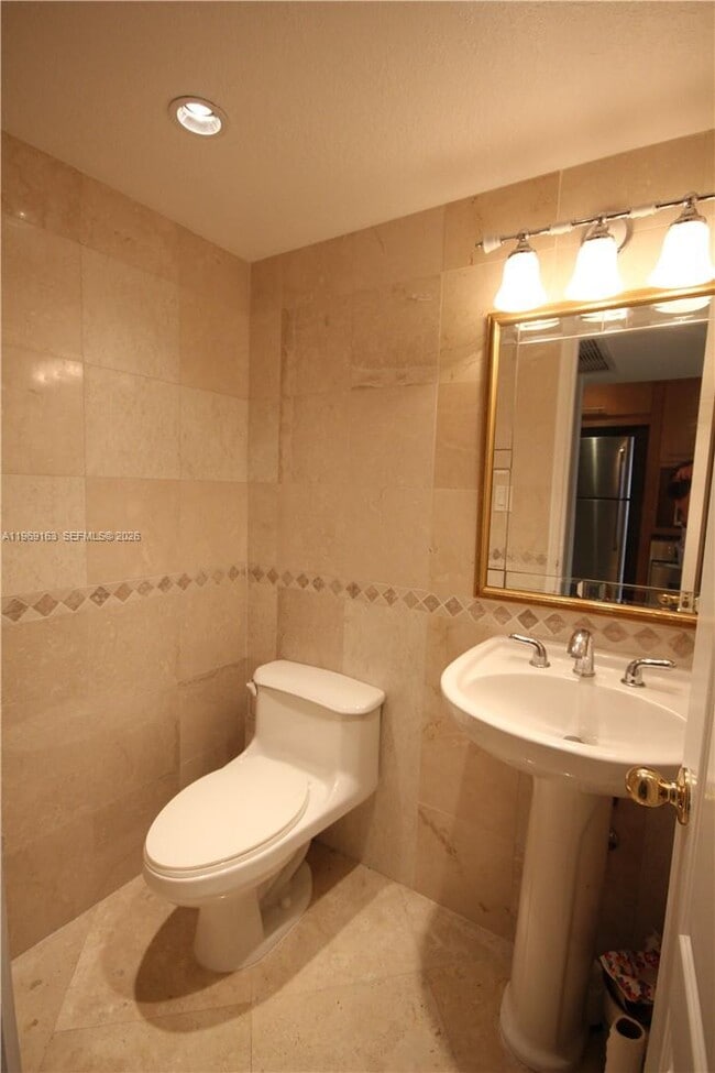 Building Photo - 5401 Collins Ave