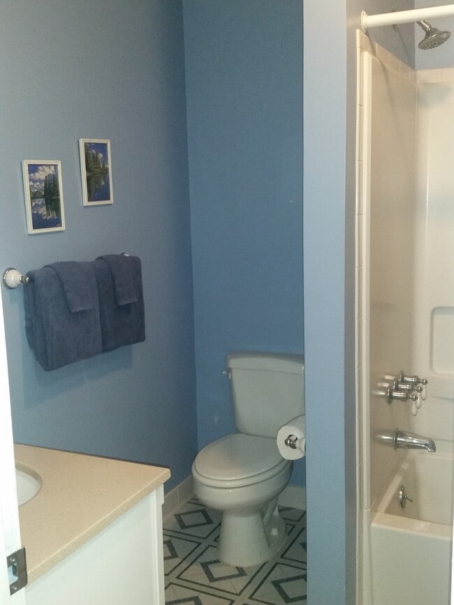 Building Photo - 501 Cranwell Cir