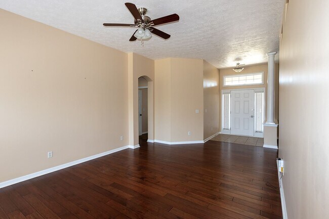 Building Photo - Home for rent in Hghland Ridge