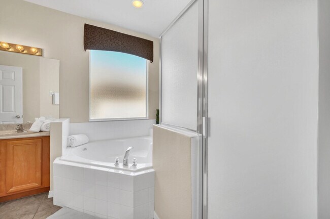 Building Photo - 8538 Sunrise Key Dr