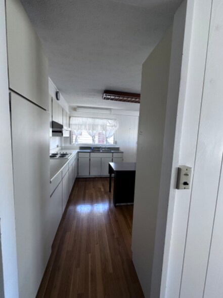 Building Photo - 954 Alewa Dr