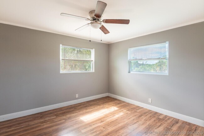Building Photo - 715 S Swinton Ave