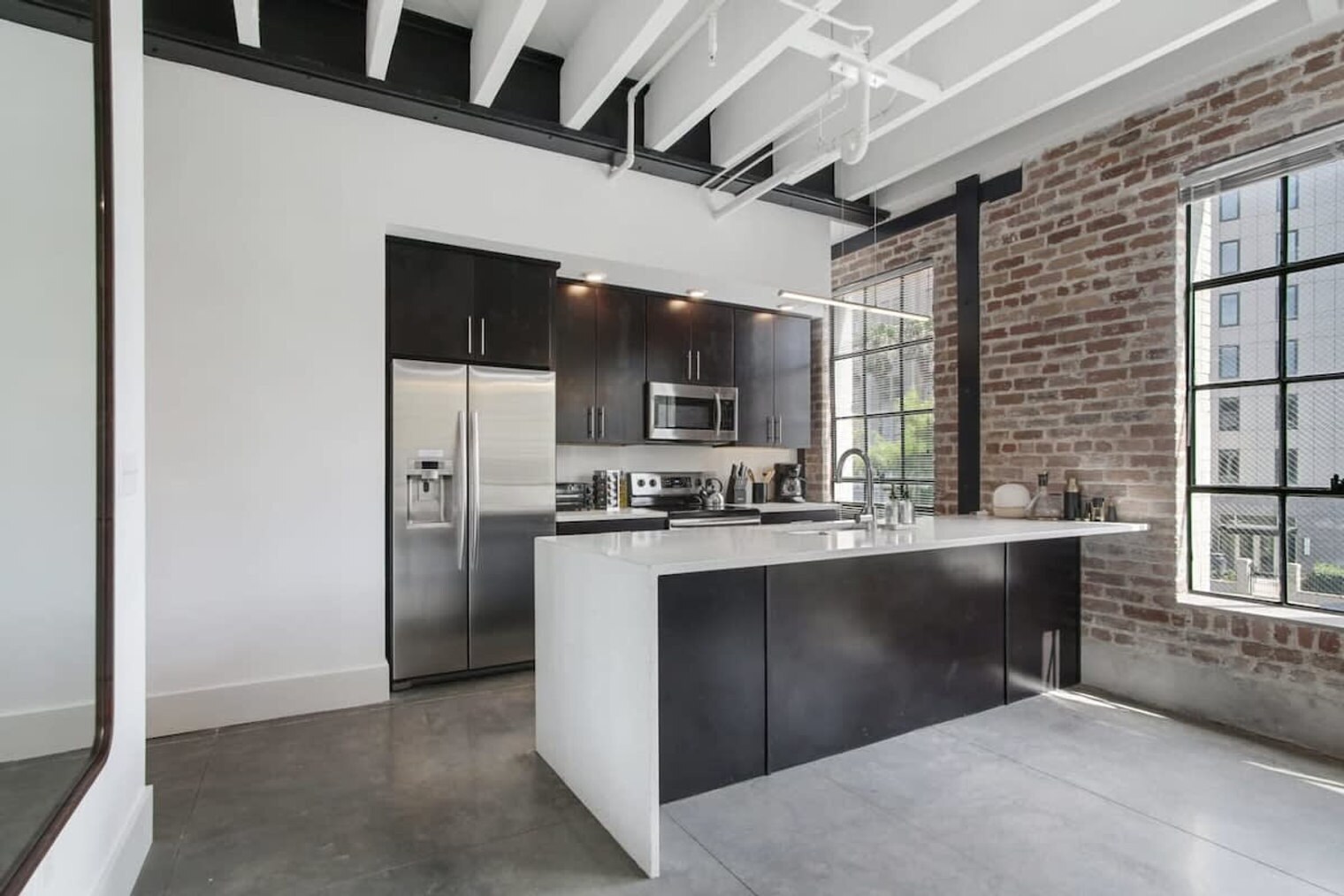 Building Photo - 822 Howard Ave