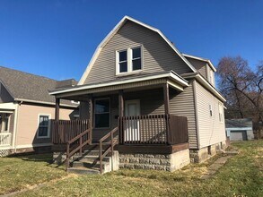 Building Photo - Fantastic 4 bedroom 2 full bath,