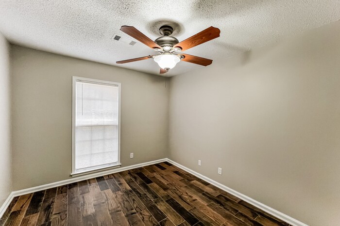 Building Photo - 3928 Croydon Rd