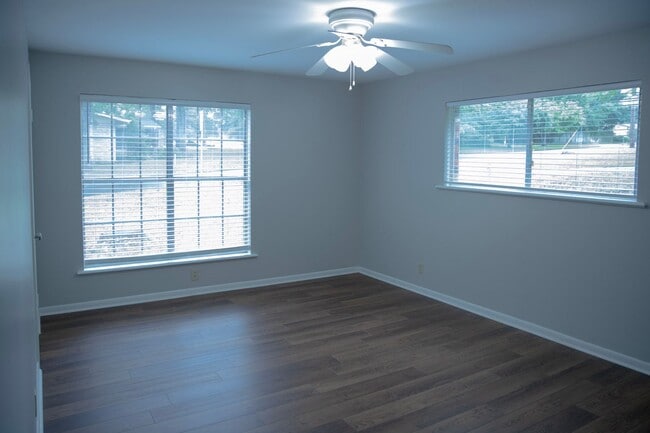 Building Photo - Lease Takeover Opportunity Available! 4 Be...