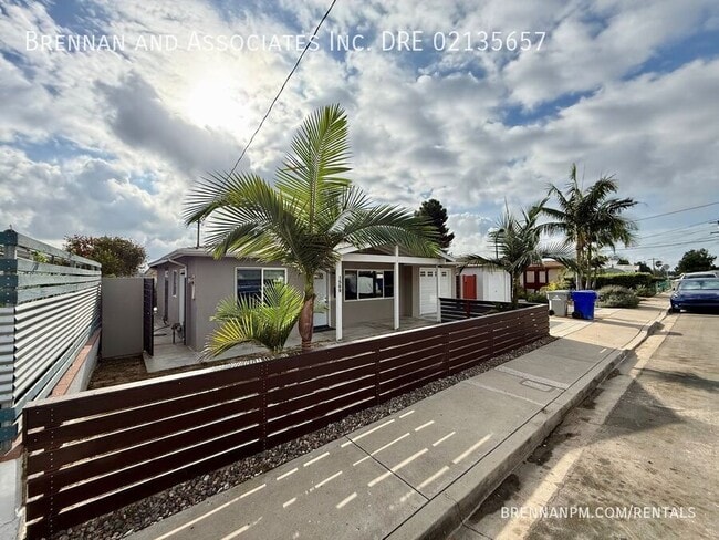 Building Photo - 1569 Parrot St