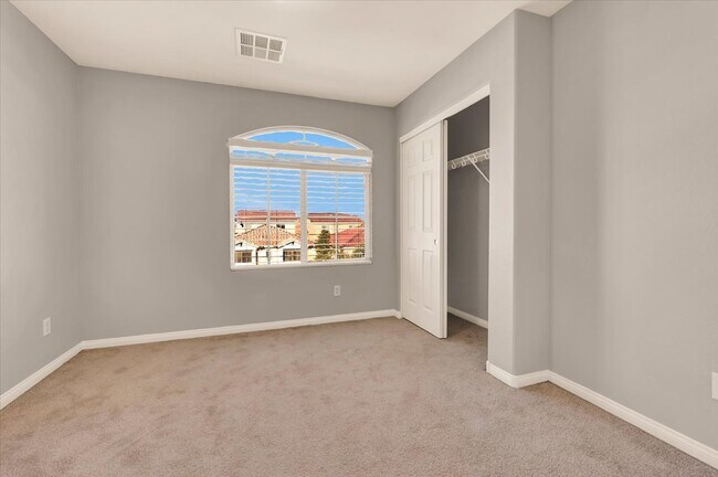 Building Photo - 6779 Philharmonic Ave