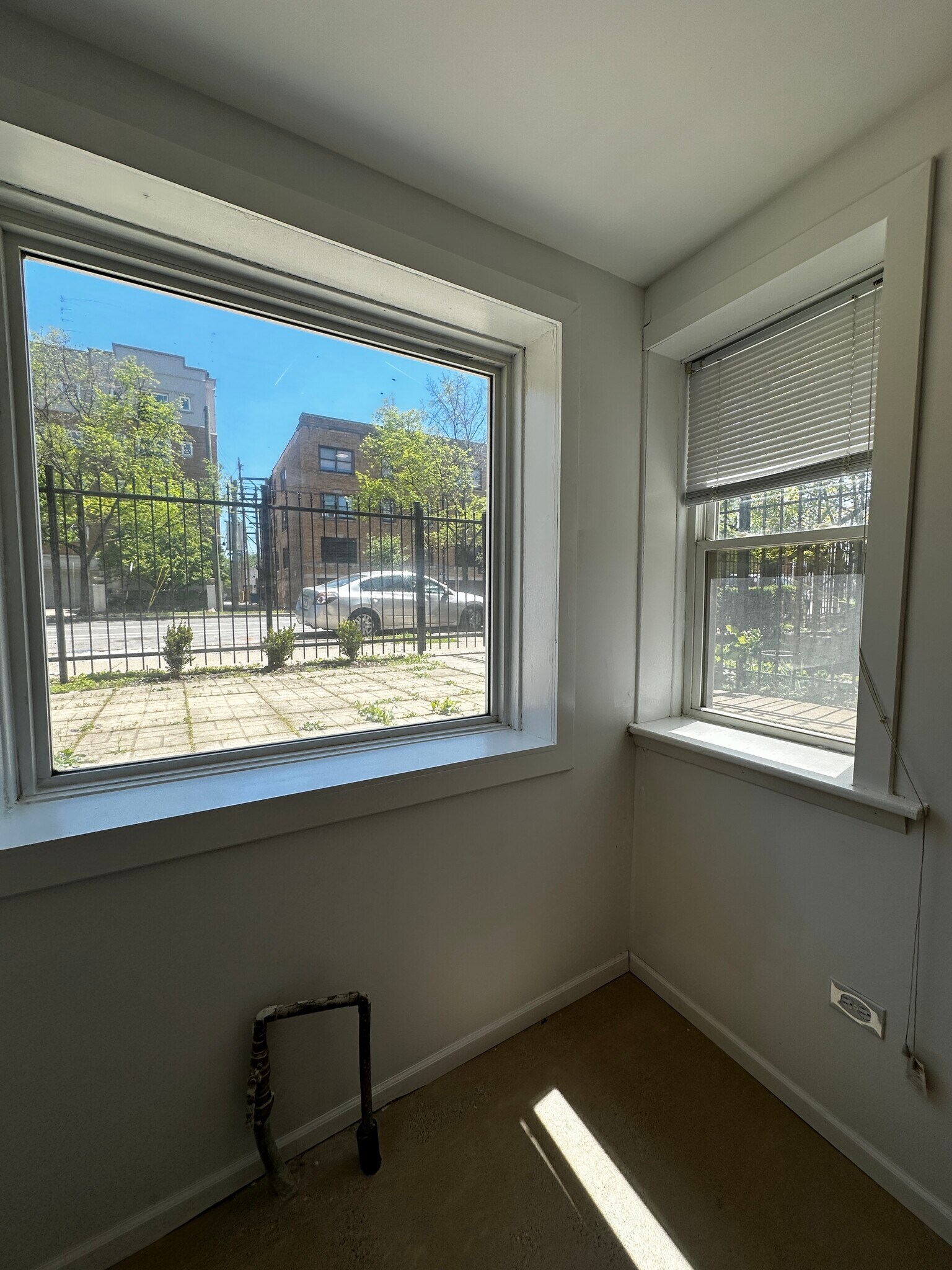 Building Photo - 2022 N Kedzie Ave