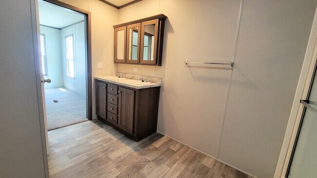 Building Photo - 531 Iowa