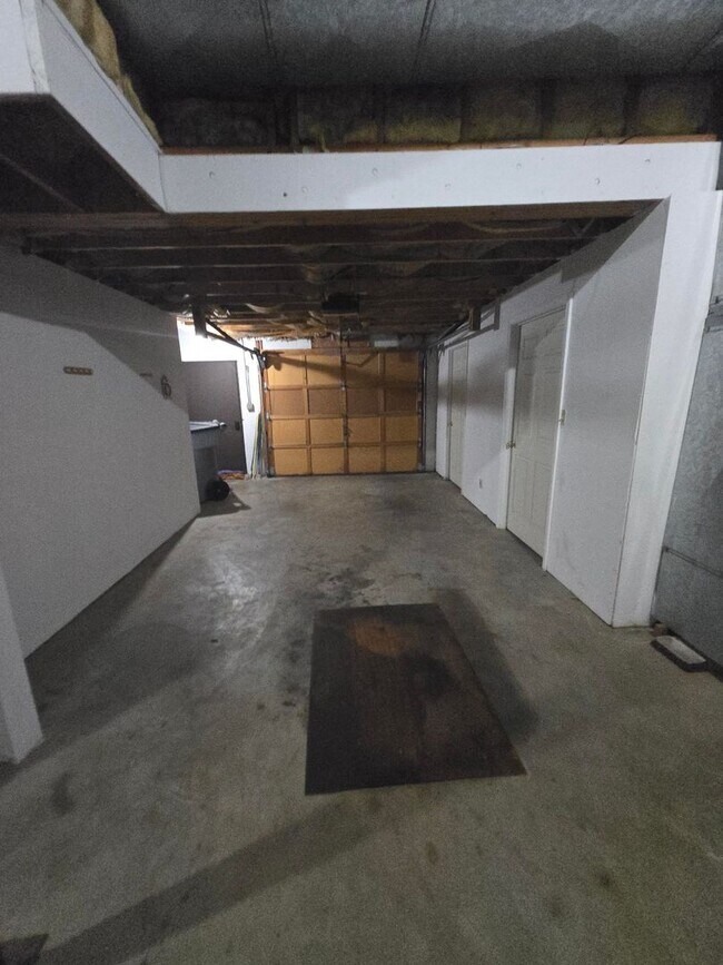 Building Photo - Spacious 3-Bedroom Condo in Gated Community – Modern Comfort & Convenience!