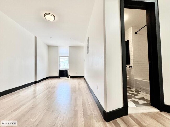 Building Photo - 3 bedroom in BROOKLYN NY 11220