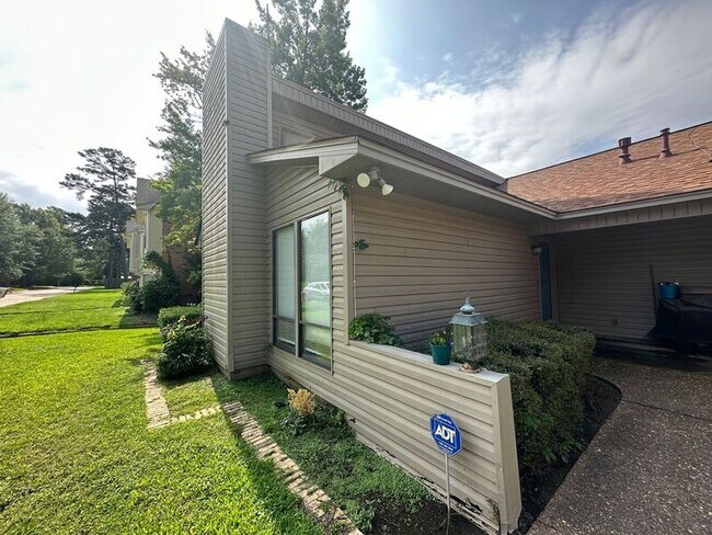 Primary Photo - 309 Brookwood Dr