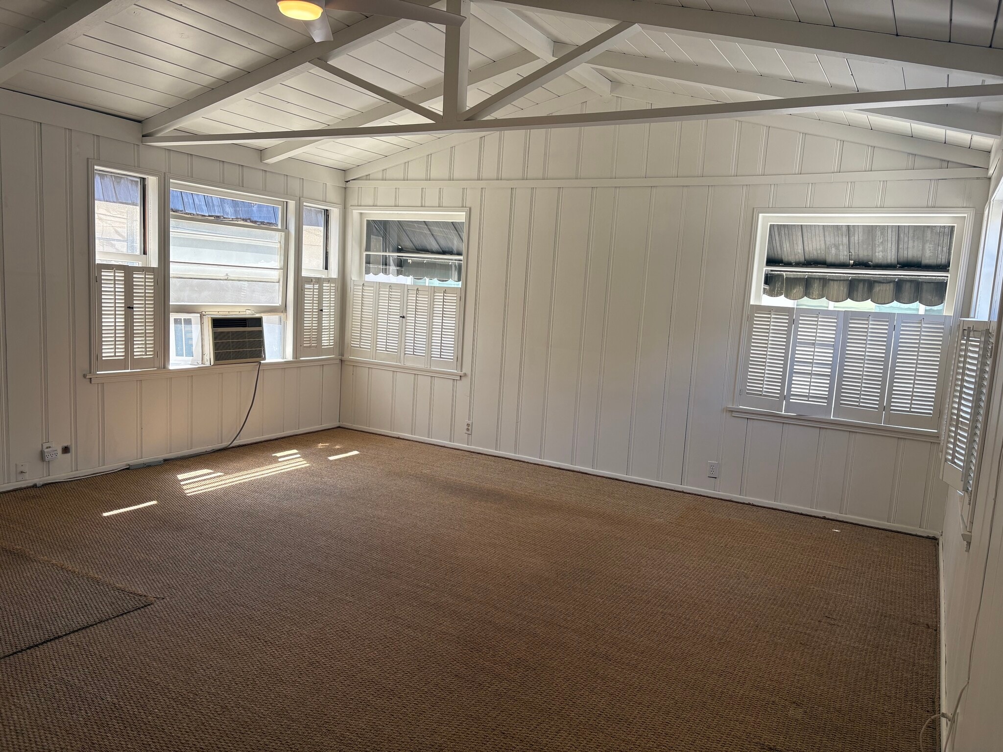 Building Photo - 117 Apolena Ave