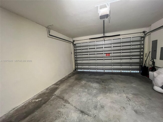 Building Photo - 6404 NW 105th Pl