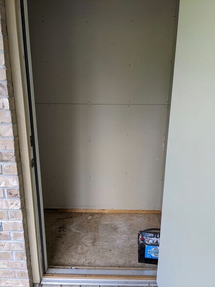 Building Photo - 201 Kearney Way