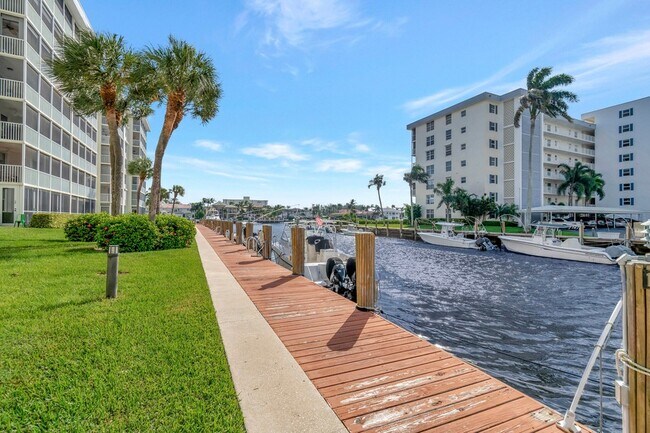 Building Photo - 1 Harbourside Dr