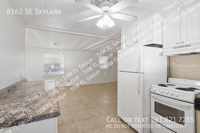 Building Photo - 8162 SE Skylark-