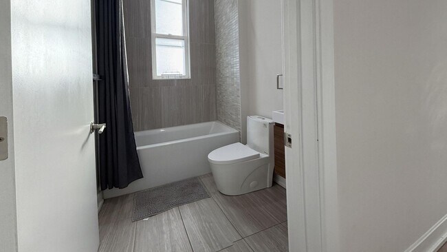 Building Photo - 2526 N 9th St