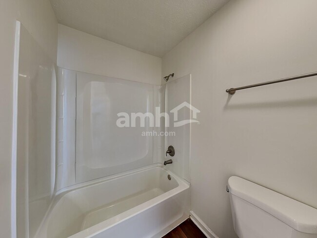 Building Photo - 7037 Crescent Boat Ln