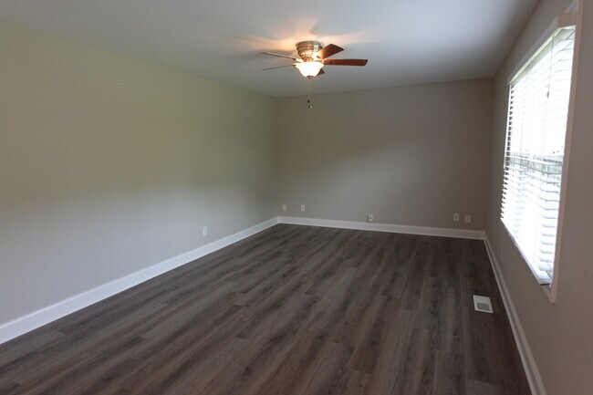 Building Photo - 1259 Knollwood Cir