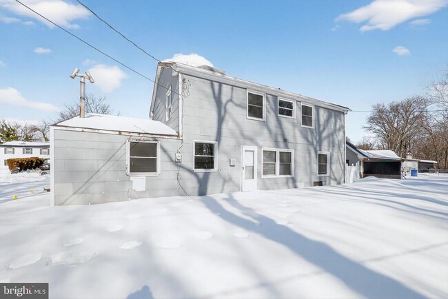 Building Photo - 17 Bonnie Ln