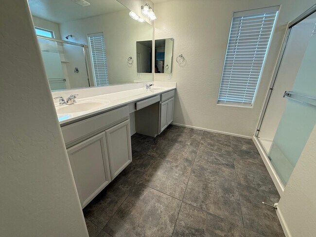 Building Photo - 16579 W Jenan Dr