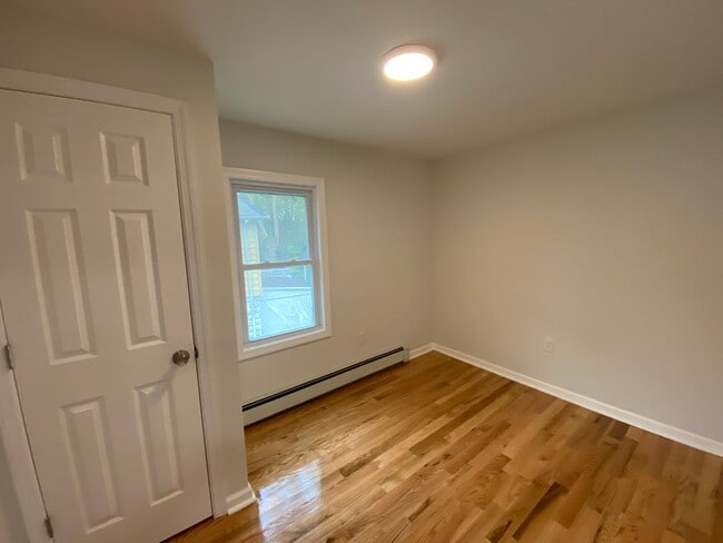 Building Photo - 215 Borden Ave