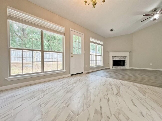 Building Photo - 1680 Racquet Club Cir NW