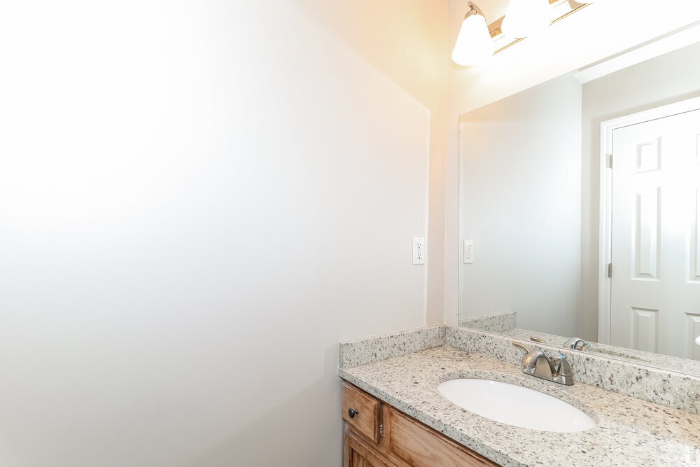 Building Photo - 1074 Red Fern Cir W