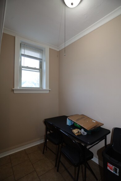 Building Photo - 4142 N Keystone Ave