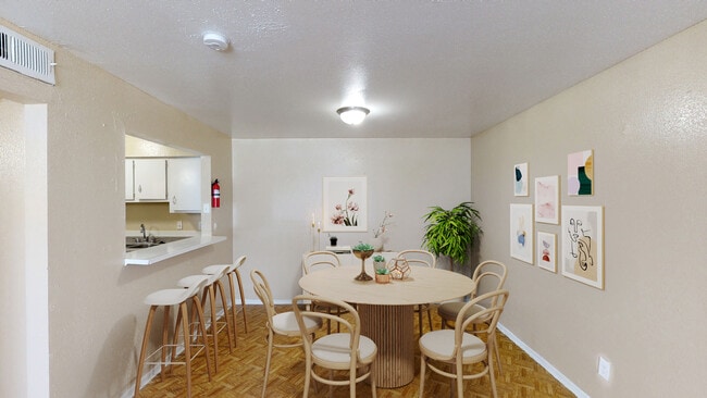 Building Photo - Raghu Apartments In Spring Branch