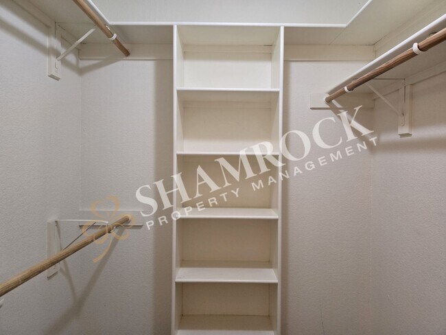 Building Photo - Cougar Ridge III Duplex