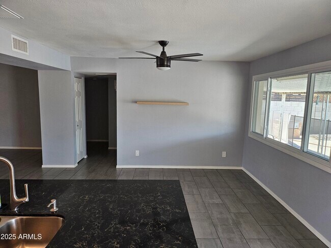 Building Photo - 1618 E Bell De Mar Dr