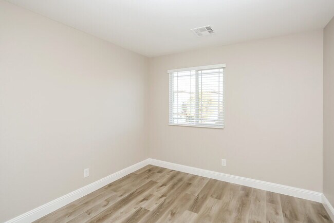 Building Photo - 10811 Cather Ave