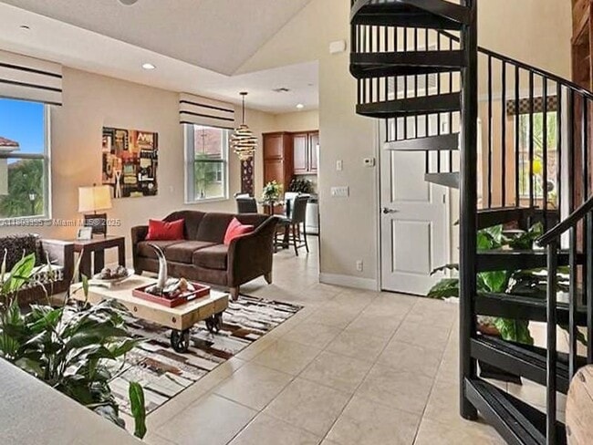 Building Photo - 4001 Cascada Cir
