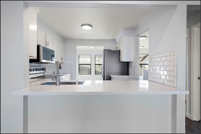 Building Photo - EAST2746