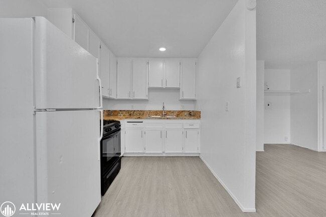 Building Photo - 9200 Harness St