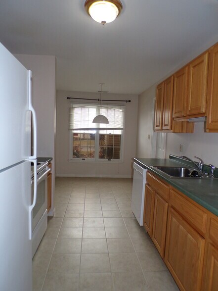 Building Photo - 302 Windsor Pl