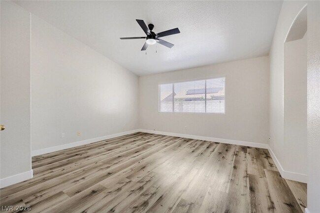 Building Photo - 5115 N Vista Del Rancho Way