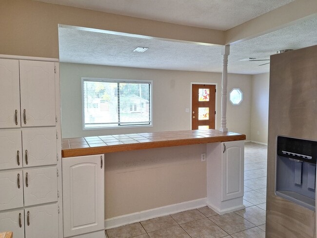 Building Photo - BETWEEN US1 & RIVER 2BR2BA FOR RENT