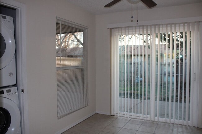 Building Photo - All Appliances!