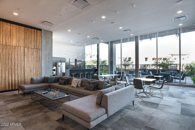 Building Photo - 7120 E Kierland Blvd