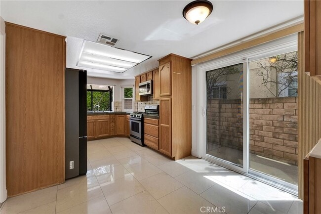 Building Photo - 12160 Crystal Ridge Way