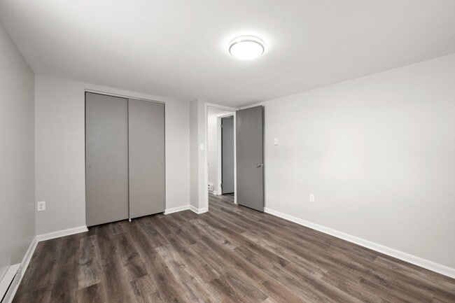 Building Photo - Charming Bi-Level for rent in Milford, $2,...