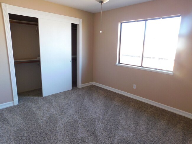 Building Photo - Gorgeous 3 Bed 2 Bath House in a Great Neighborhood